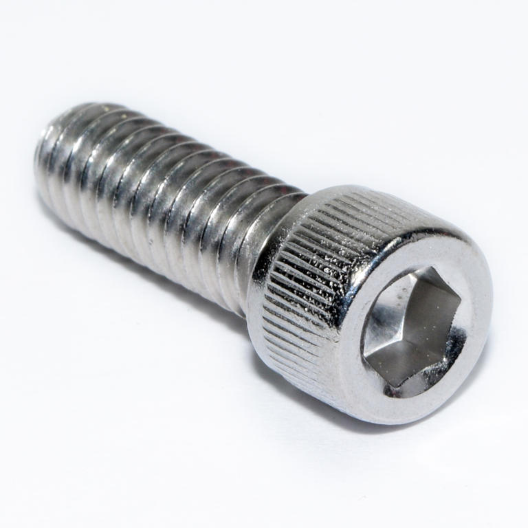 18-8 SS SOC CAP SCREW 1/4-20X3/4