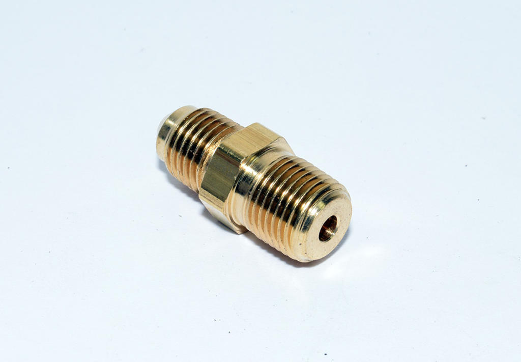 SAE FLARED MALE CONNECTOR 5/16TUBEX1/4MPT 48X5X4