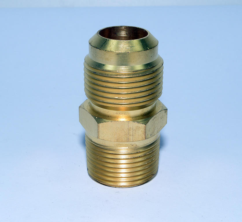 SAE FLARED MALE CONNECTOR 5/8TUBE TO 3/8PIPE 48X10X6