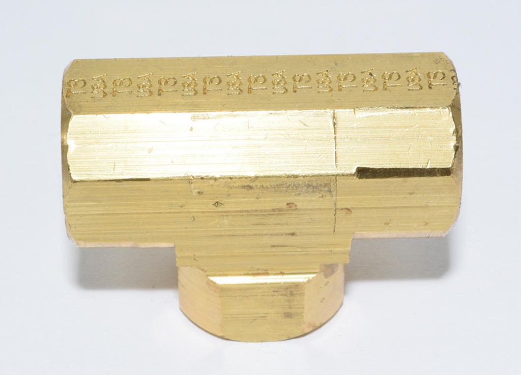 BRASS PIPE TEE 1/4FPT