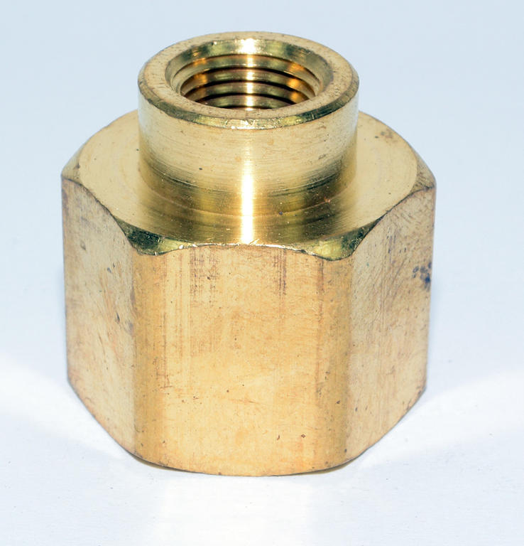 BRASS REDUCER COUPLING 1/4FPTX1/8FPT 3300X4X2