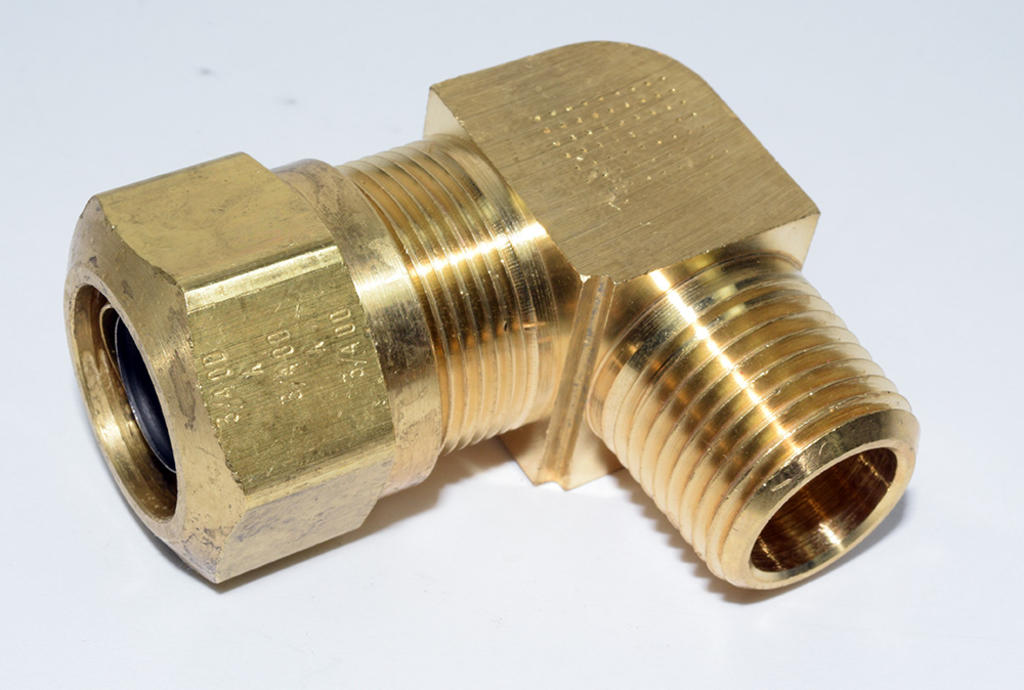 BRASS AIR BRAKE 90DEG MALE 1469X8X8 1/2TUBEX1/2MPT 1469X8X8