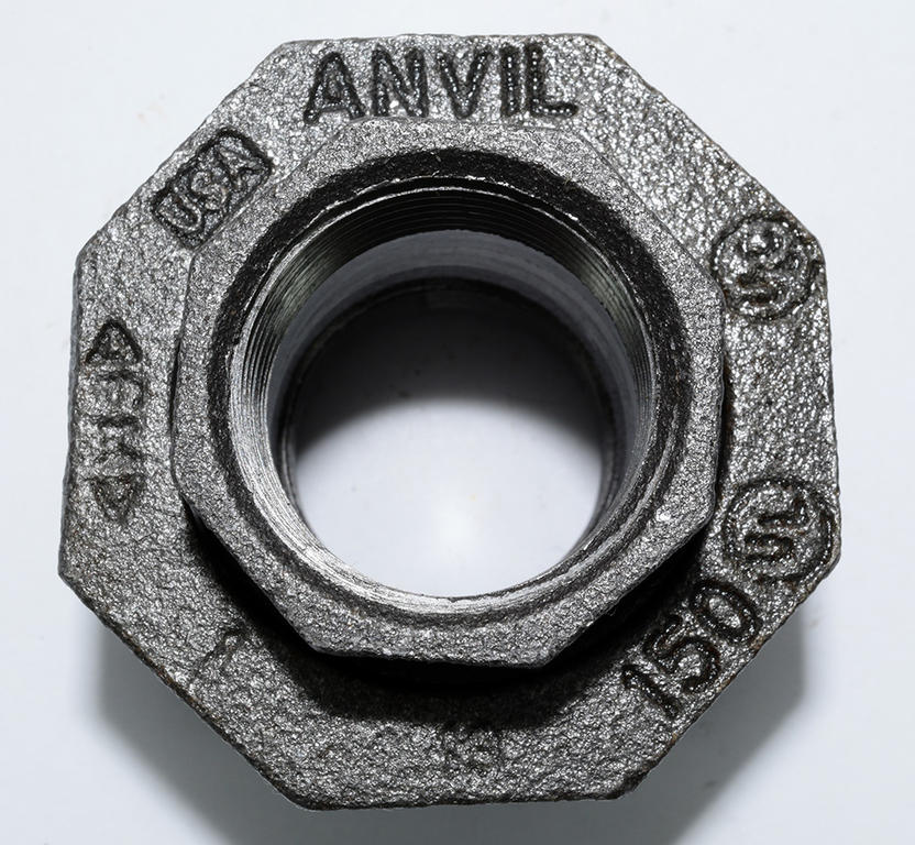 BLACK PIPE FITTING UNION BRASS SEAT 1-1/4 NPT 300#