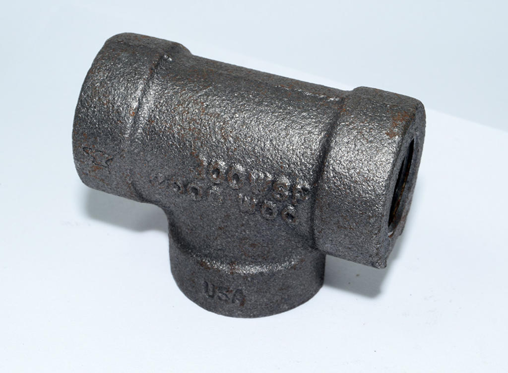 BLACK MALLEABLE PIPE TEE 1/2 NPT(XH) 300#