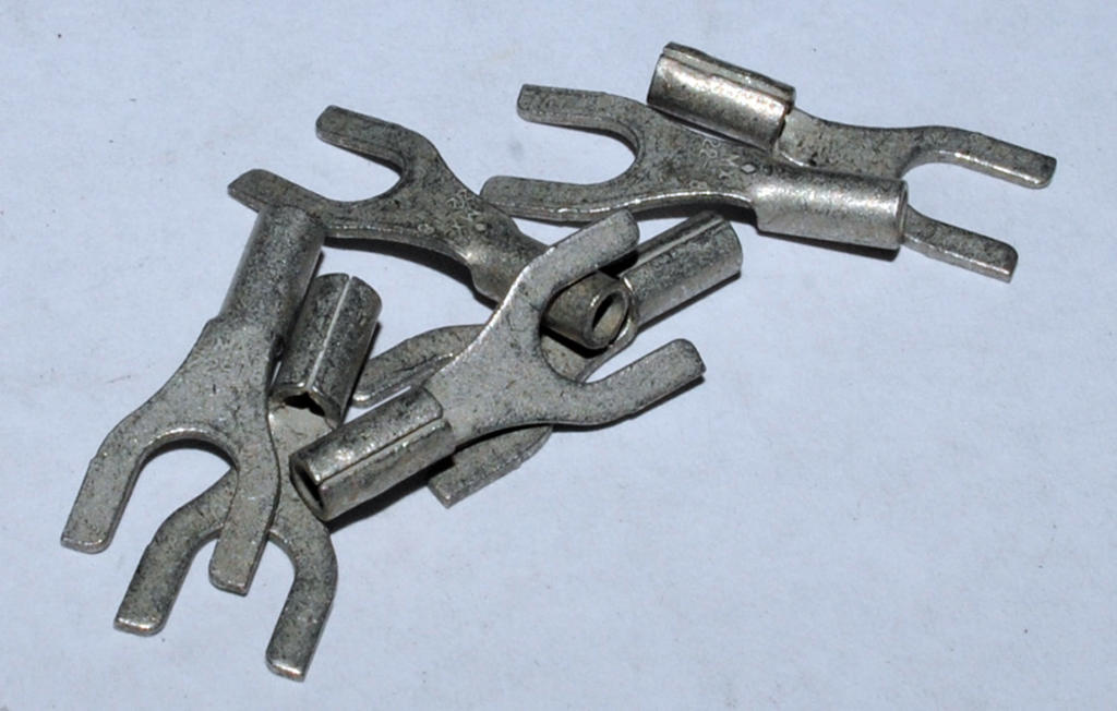 NON INSULATED SPADE TERMINAL #22-18GA #8STUD